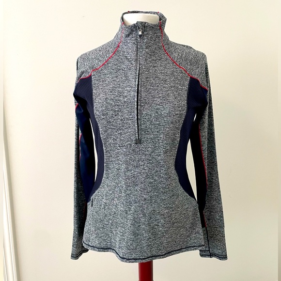 Athleta 1/2 zip top size S - Picture 1 of 8